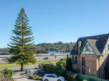 VIEWS of the RIVER and KINGS PARK…
