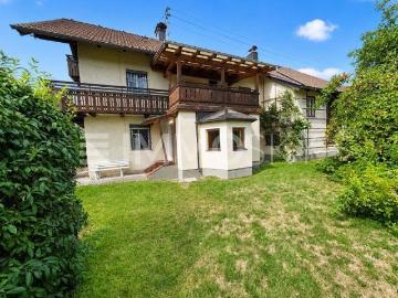 Viel Platz für Ideen  Zweiparteienhaus auf 4.381 m² Grund