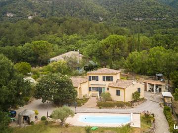Villa 5 pièces 157 m²