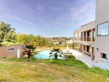Villa 5 pièces 220 m²