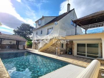 Villa 9 pièces 295 m²