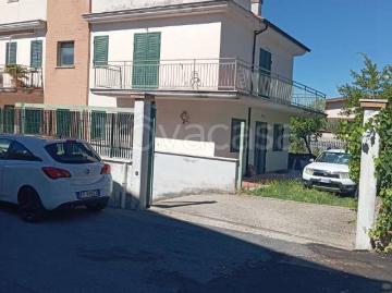 Villa a schiera in vendita a Tivoli via Alto Adige
