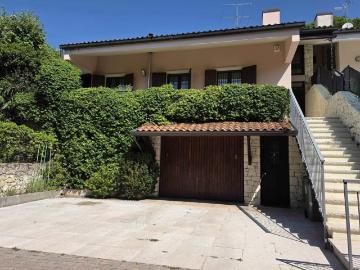 Villa bifamiliare in vendita a Negrar di Valpolicella