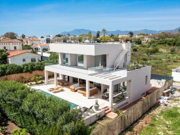 Villa / Chalet de 450 m2 en venta en Marbella, España