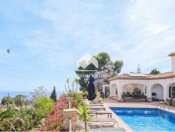 villa en Venta en Salobrena. ADTN T1972