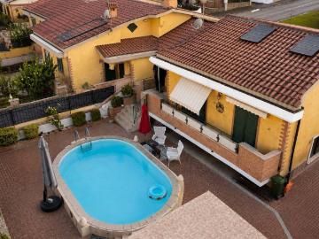Villa in vendita a Roma RM
