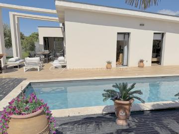 Villa moderne avec piscine autonome en électricité