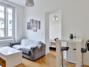 VILLEFRANCHE SUR MER JOLI 2 PIECES MEUBLE DE 28 M² A...