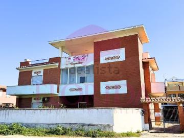 Villetta bifamiliare in vendita di 111 m² in Lungomare...