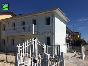Villetta bifamiliare in vendita di 125 m² in Strada...