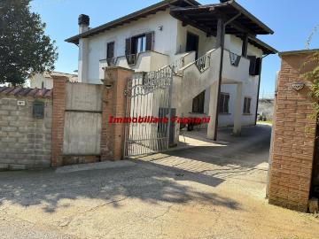 Villetta bifamiliare in vendita di 126 m² in Via Fontana...