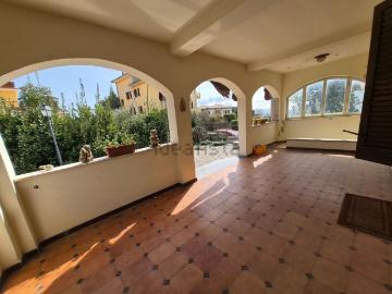 Villetta bifamiliare in vendita di 240 m² in Viale...