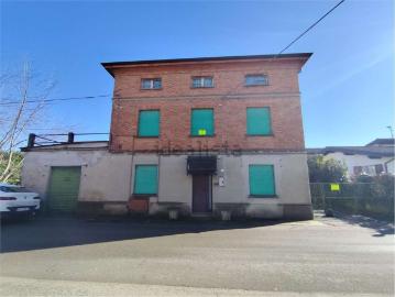 Villetta indipendente in vendita di 170 m² in Via Milano