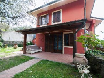 Villetta indipendente in vendita di 276 m² in Via Borea