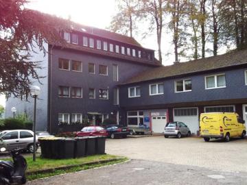 Voll verm. Mehrfamilienhaus + Reihenhaus Ensemble in...
