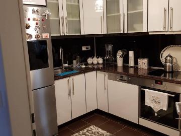 Vollmoebilierte 2,5 Zimmer Wohnung mit Garten in Wien 1140