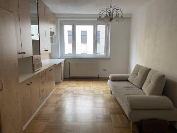 WG tauglich 3 getrennt begehbare Zimmer  Zentrale Lage...