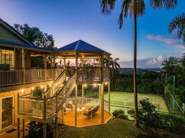WHERE COAST MEETS COUNTRY A STUNNING COUNTRY MANOR WITH...