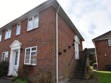 White Ladies Close, Havant, 2 Bedroom Flat