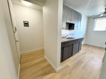 Whyte Pine Manor 1 Bedroom Apartment for Rent at 9766 82...