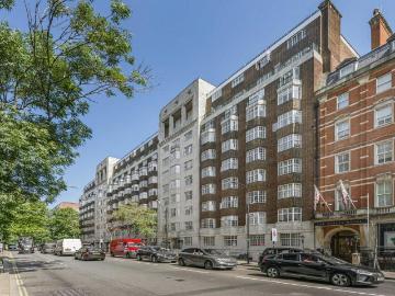 Woburn Place, London WC1H Studio to rent £2,100 pcm £485 pw