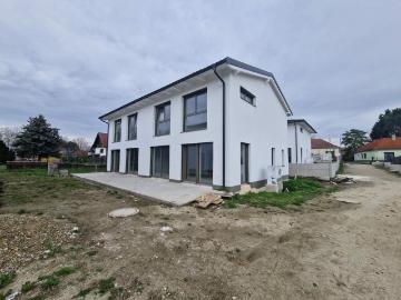 WOHNEN AN DEN DONAUAUEN UND AM WAGRAM: MODERN, MASSIV &...