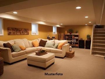 Wohnen mit Garten: 2 Zimmer Wohnung inkl. 2 Stellplätzen