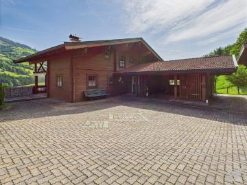Wohnhaus mit großem Grundstück in Taxenbach