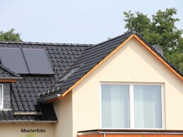 Wohnhaus nebst Anbau