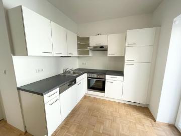 Klimatisierte Wohnung mit Balkon im Zentrum der Stadt...
