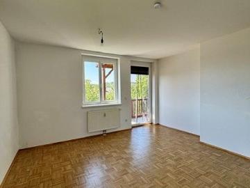 Wunderschöne 2 Zimmer Wohnung mit Küche und Balkon