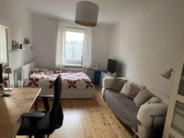 Wunderschöne Lichtdurchflutete 1 Zimmer Wohnung Wohnung...