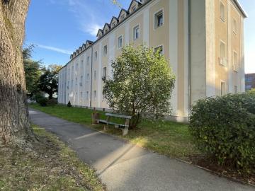 Zentral Gelegene Dachgeschoss 1 Raum Wohnung im...