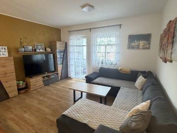 Zentral gelegene 2 Zimmer Wohnung mit großer Loggia in...