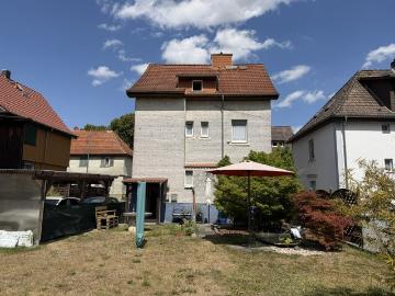 ZENTRALES EIGENHEIM MIT GARTEN! KEINE KÄUFERPROVISION!