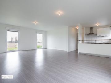 Zweifamilienhaus mit Doppelgarage Ihre Chance auf eine...