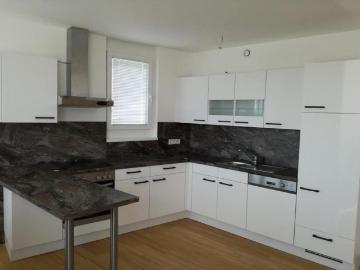 Zu Vermieten 3 Schlafzimmer Wohnung Schwechat AUT...