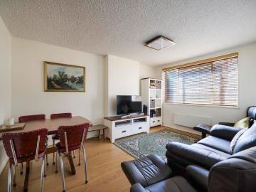 A Parkville address with room to live