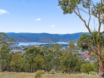 A Premium Landholding in an Exclusive Lenah Valley Enclave