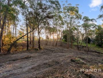 A Rare Blank Canvas in a Prestigious Acreage Setting