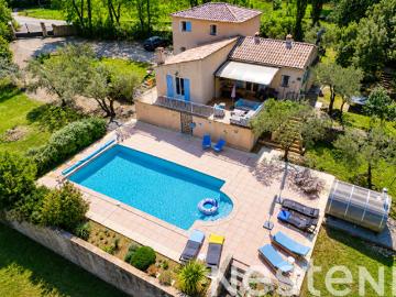 A VENDRE à LORGUES Propriété 125m² avec piscine et grand...