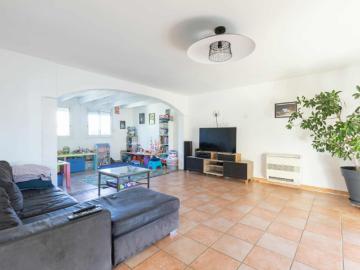 A VENDRE EN EXCLUSIVITE MAISON AVEC JARDIN ET STUDIO MONTEUX