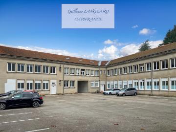 À vendre Oyonnax Bâtiment mixte locaux professionnels et...