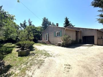 À 2 km d’Uzès. Maison de 120 m² sur un terrain de 1 460...