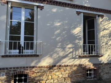 ACHAT VENTE JOLIE MAISON AVEC GARAGE CENTRE VILLE MONTMOREN