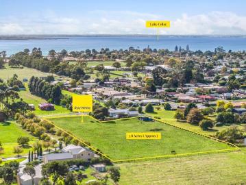 Acreage Living Meets Township Convenience