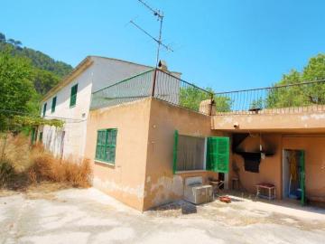 Agradable finca rustica con casa de 200 m2 construidos,...