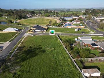 AFFORDABLE 490m² BLOCK IN THE POPULAR 'OAKS'...
