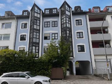 AIGNER Vermietete 3 Zimmer Wohnung mit Balkon in...