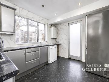 Alandale Drive, Pinner HA5, 3 bed semi detached house to...